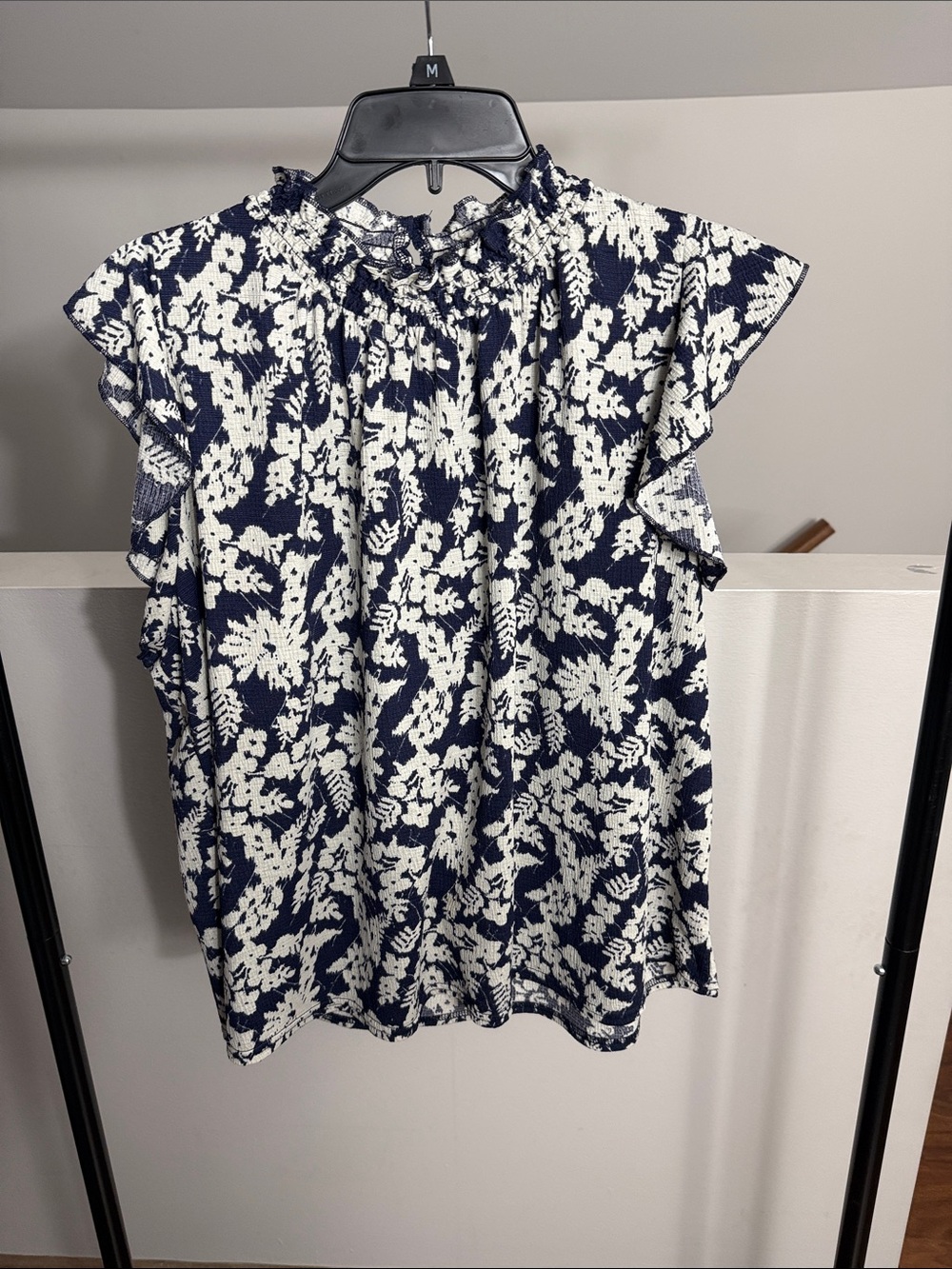 MELLODAY Navy and White Floral Smocked Cap Sleeve Blouse